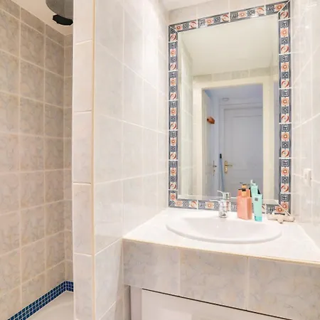 Appartement De Luxe 4 Pieces Juan Flore *