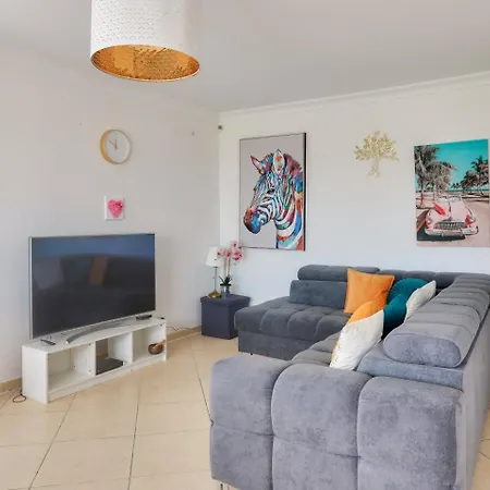 Apartment T4 Standing Juan Flore *